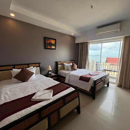 Aristocrat Residence & Hotel Sihanoukville Exterior photo